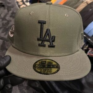 Dodger fitted hat 7 3/4 brand new green black and Camo under visor